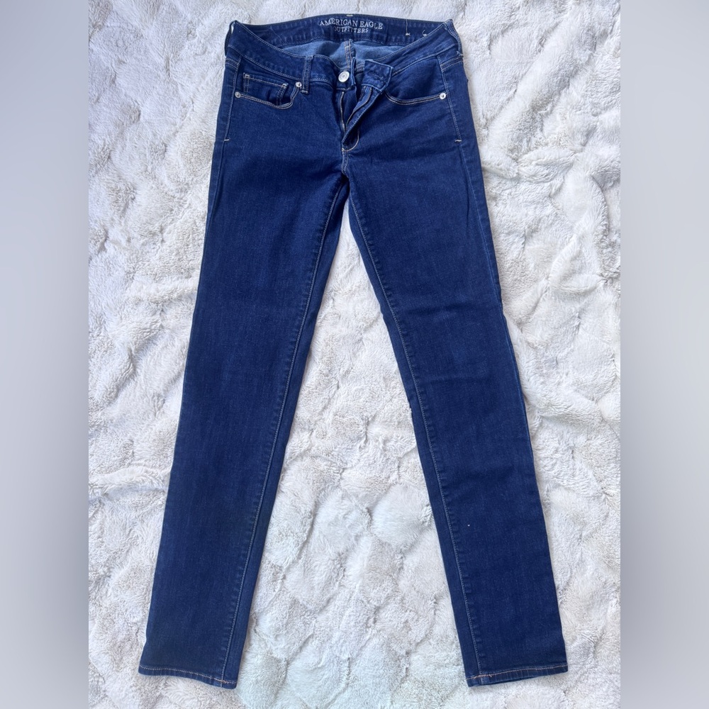 AE Low Rise jeans, barely worn size 8 LONG